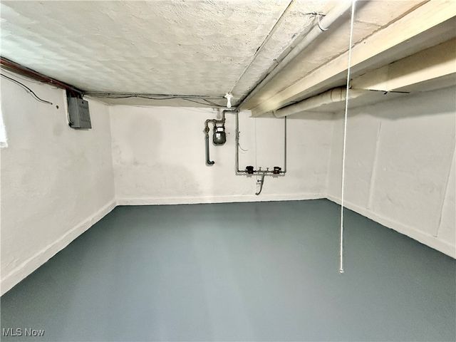 1447 Grove Avenue NW, Warren, OH 44483