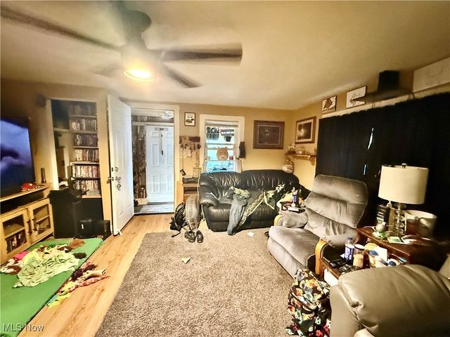 1447 Grove Avenue NW, Warren, OH 44483