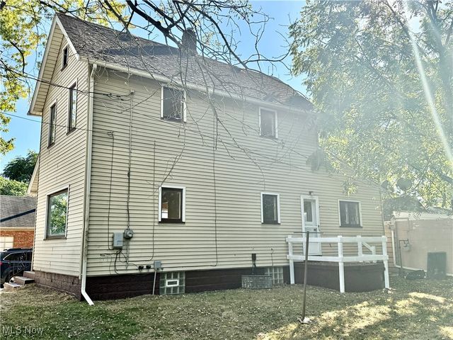 1447 Grove Avenue NW, Warren, OH 44483