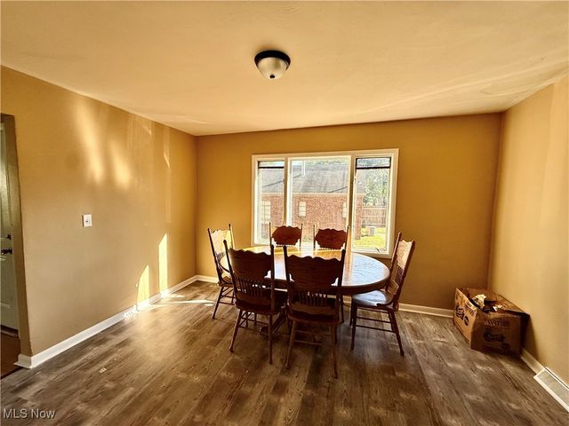 1447 Grove Avenue NW, Warren, OH 44483