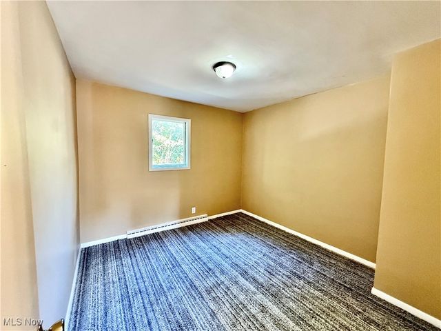 1447 Grove Avenue NW, Warren, OH 44483