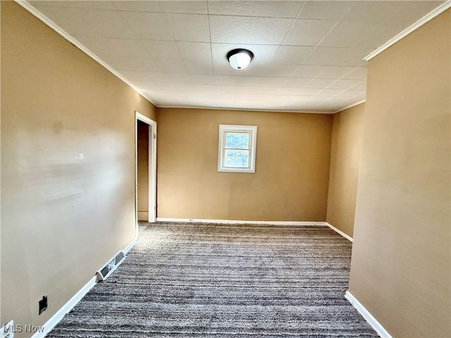 1447 Grove Avenue NW, Warren, OH 44483