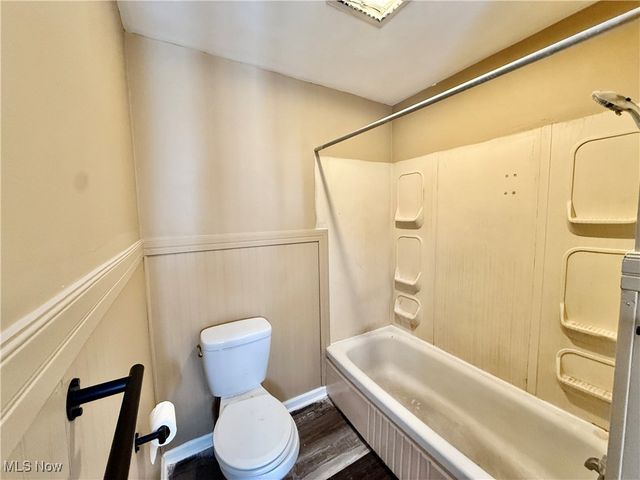 1447 Grove Avenue NW, Warren, OH 44483