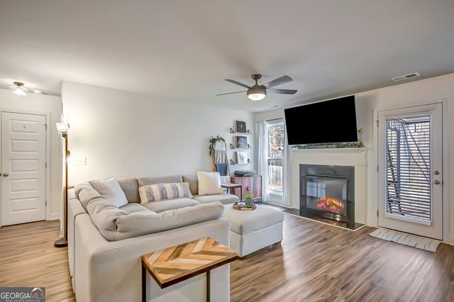 240 Avalee Road, Brooks, GA 30205