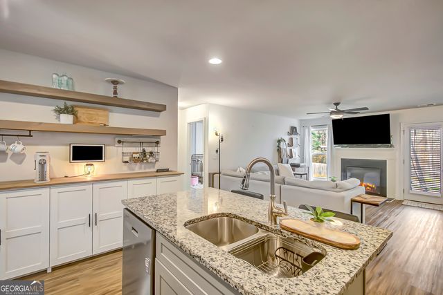 240 Avalee Road, Brooks, GA 30205