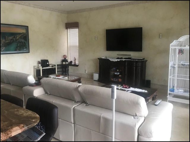 1813 NW 126th Way, Coral Springs, FL 33071