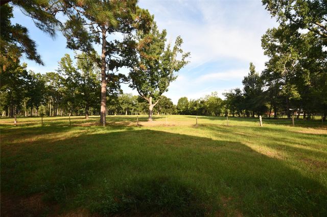 239 County Road 2226, Cleveland, TX 77327