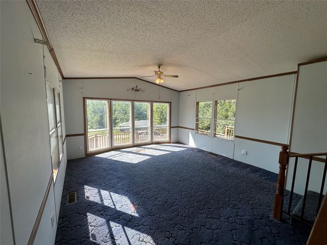 60 W Rock Creek West Street, Kellogg, IA 50135