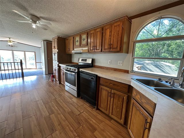 60 W Rock Creek West Street, Kellogg, IA 50135