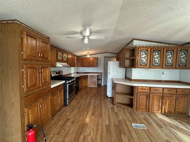 60 W Rock Creek West Street, Kellogg, IA 50135