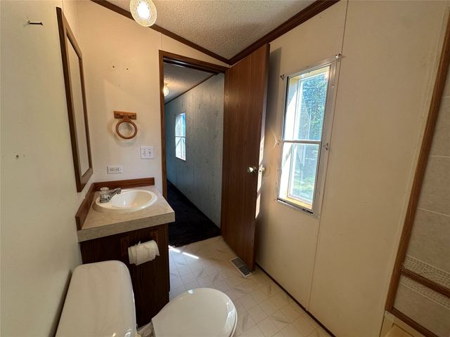 60 W Rock Creek West Street, Kellogg, IA 50135