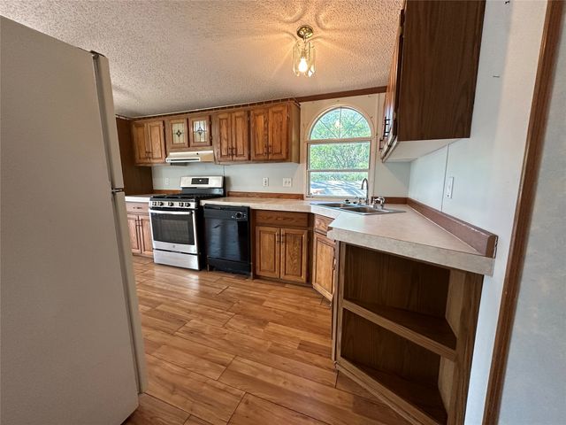 60 W Rock Creek West Street, Kellogg, IA 50135