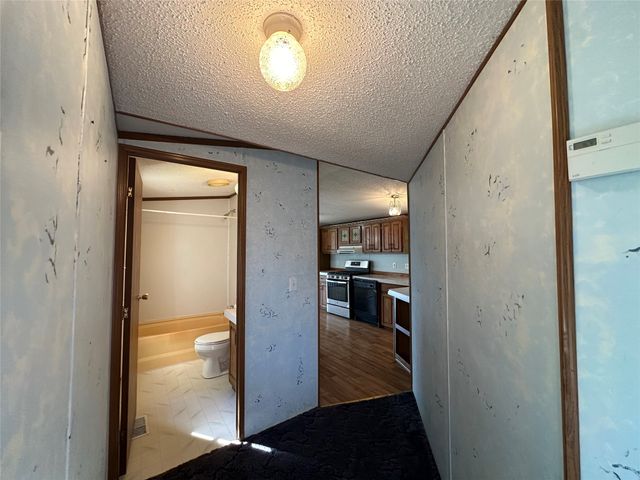 60 W Rock Creek West Street, Kellogg, IA 50135