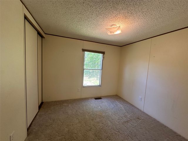 60 W Rock Creek West Street, Kellogg, IA 50135