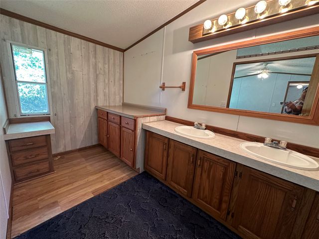 60 W Rock Creek West Street, Kellogg, IA 50135