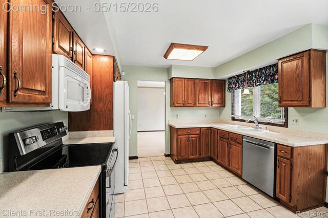 42542 Knollwood Court, Northville Township, MI 48168