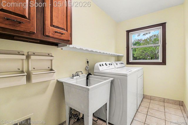 42542 Knollwood Court, Northville Township, MI 48168
