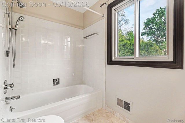 42542 Knollwood Court, Northville Township, MI 48168