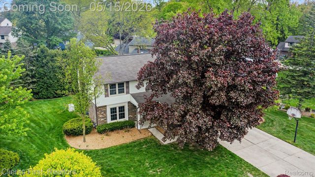 42542 Knollwood Court, Northville Township, MI 48168