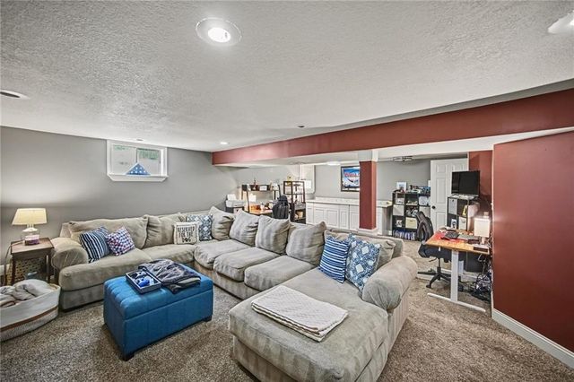 1307 SW 24th Street, Blue Springs, MO 64015