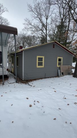 548 Judy Dr Corner, Harrison, MI 48625