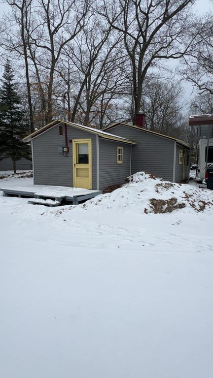 548 Judy Dr Corner, Harrison, MI 48625