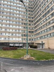 8900 E Jefferson Avenue 323, Detroit, MI 48214