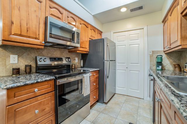 5676 Cedar Creek Drive, Benbrook, TX 76109