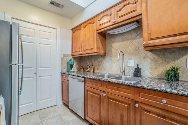 5676 Cedar Creek Drive, Benbrook, TX 76109