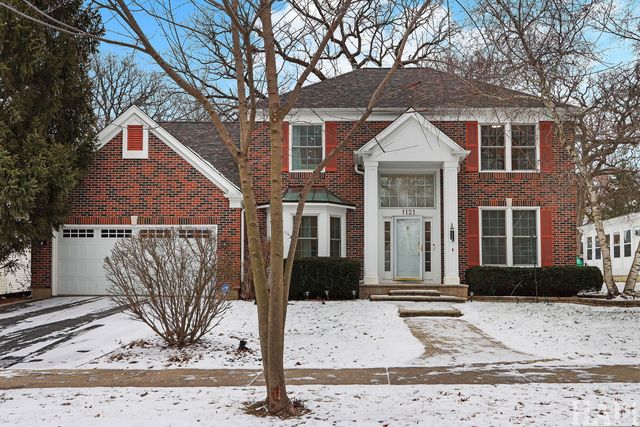 1121 Williamsburg Circle, Grayslake, IL 60030