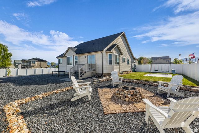 1373 N 2700 W, Clinton, UT 84015