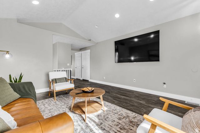 1373 N 2700 W, Clinton, UT 84015