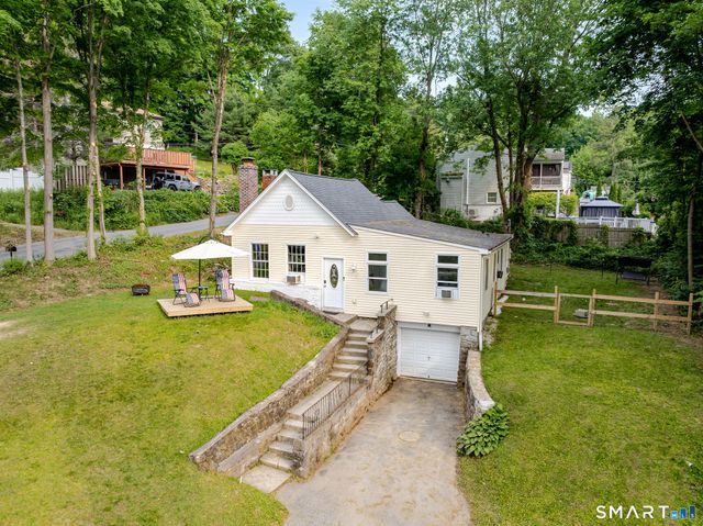 19 Calverton Drive, New Fairfield, CT 06812