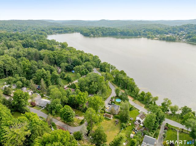 19 Calverton Drive, New Fairfield, CT 06812