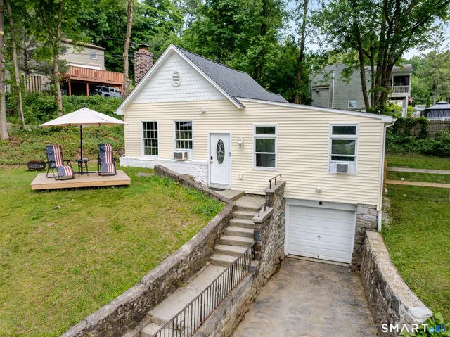 19 Calverton Drive, New Fairfield, CT 06812
