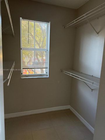 2494 Centergate Dr 201, Miramar, FL 33025