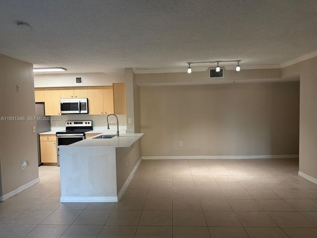 2494 Centergate Dr 201, Miramar, FL 33025