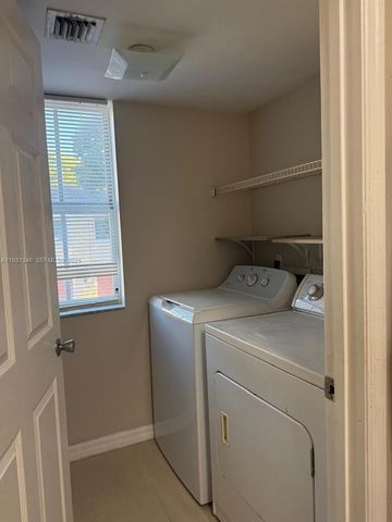 2494 Centergate Dr 201, Miramar, FL 33025