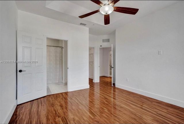 11401 NW 89th St 213, Doral, FL 33178