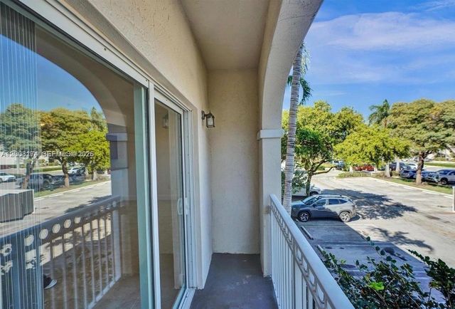 11401 NW 89th St 213, Doral, FL 33178