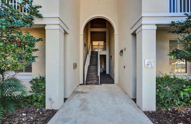 11401 NW 89th St 213, Doral, FL 33178