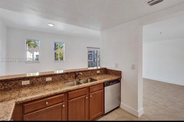 11401 NW 89th St 213, Doral, FL 33178