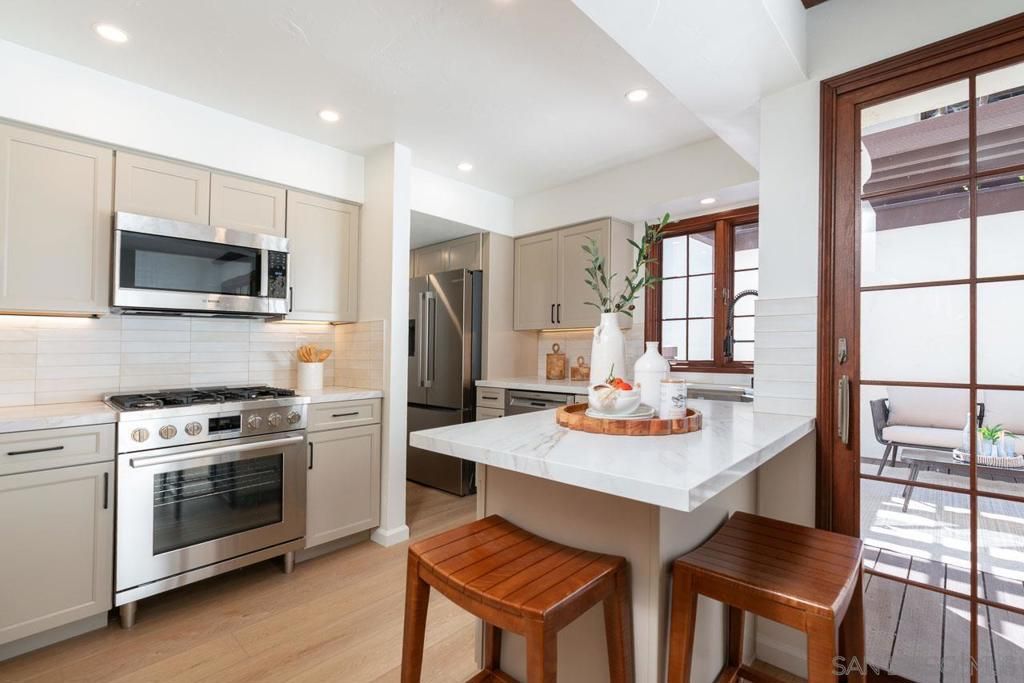 8654 Villa La Jolla Dr #5, La Jolla, CA 92037 — photo 4
