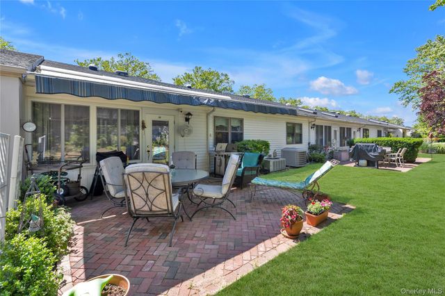 42 Knolls Drive, Stony Brook, NY 11790
