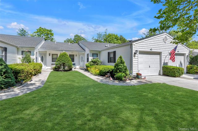 42 Knolls Drive, Stony Brook, NY 11790