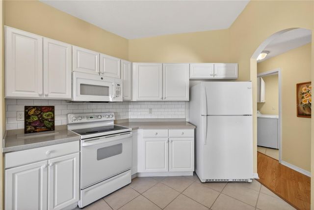 10824 COLLAR DR, San Antonio, FL 33576