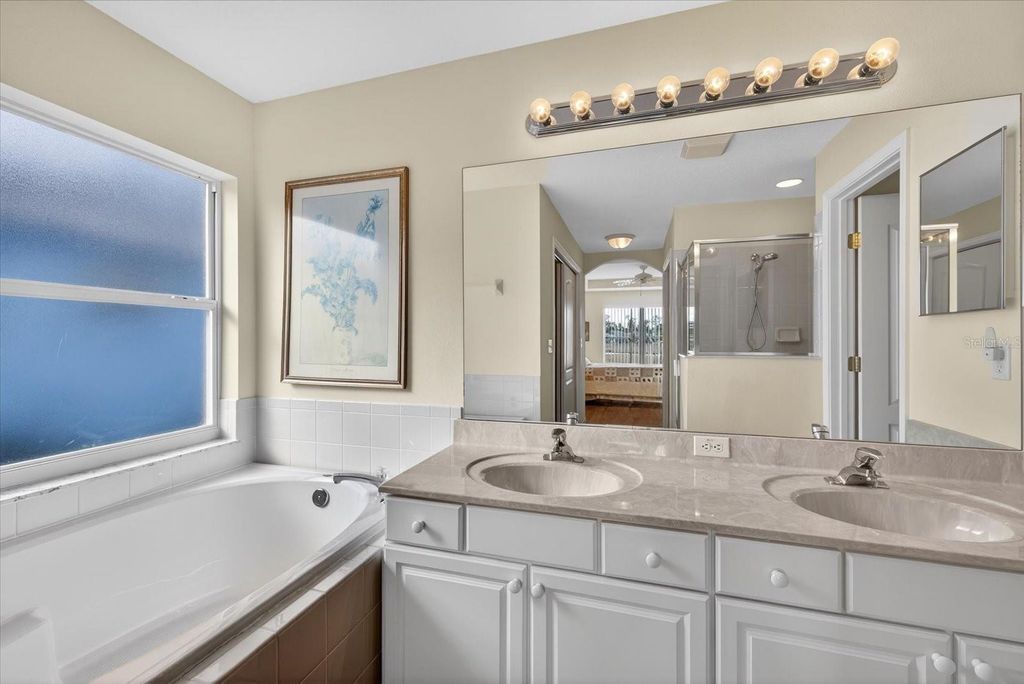 Image 19 of property listing at 10824 COLLAR DR, San Antonio, FL 33576