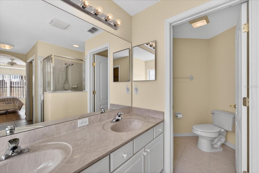 Image 20 of property listing at 10824 COLLAR DR, San Antonio, FL 33576