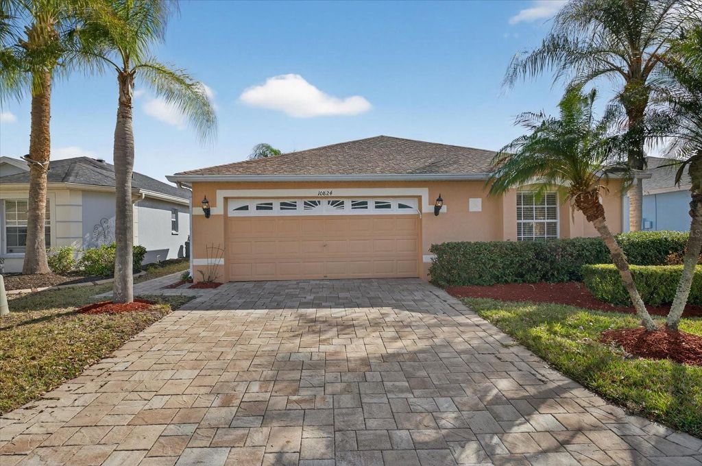 Image 3 of property listing at 10824 COLLAR DR, San Antonio, FL 33576