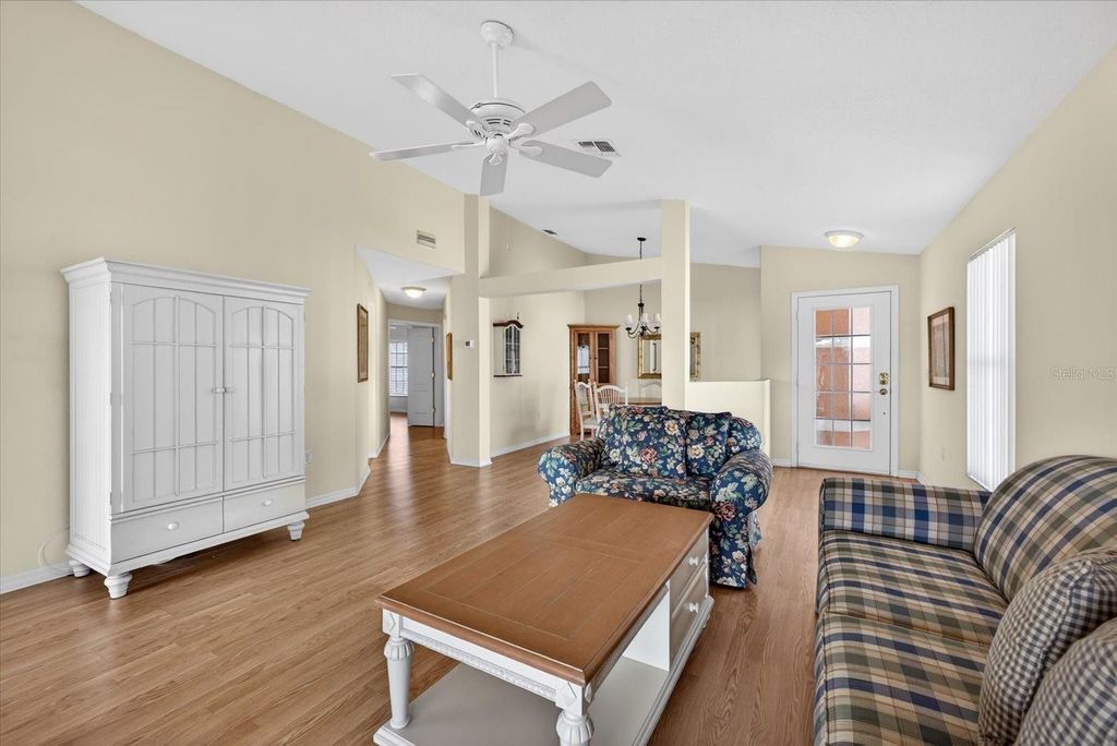 Image 8 of property listing at 10824 COLLAR DR, San Antonio, FL 33576